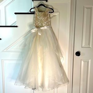 Formal, Elegant & Chic Girls Dress.  Going on a cruise this summer?